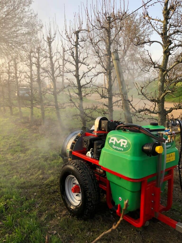 Моторизований обприскувач AMP AM200 Моторизований обприскувач AMP AM200