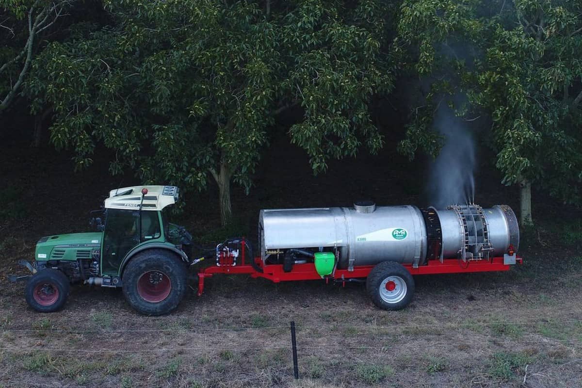 Моторизований вентиляторний обприскувач AMP ATM3000 Моторизований вентиляторний обприскувач AMP ATM3000