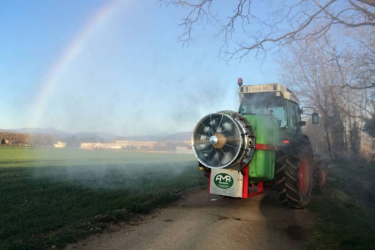 Навісні вентиляторні обприскувачі AMP Sprayers