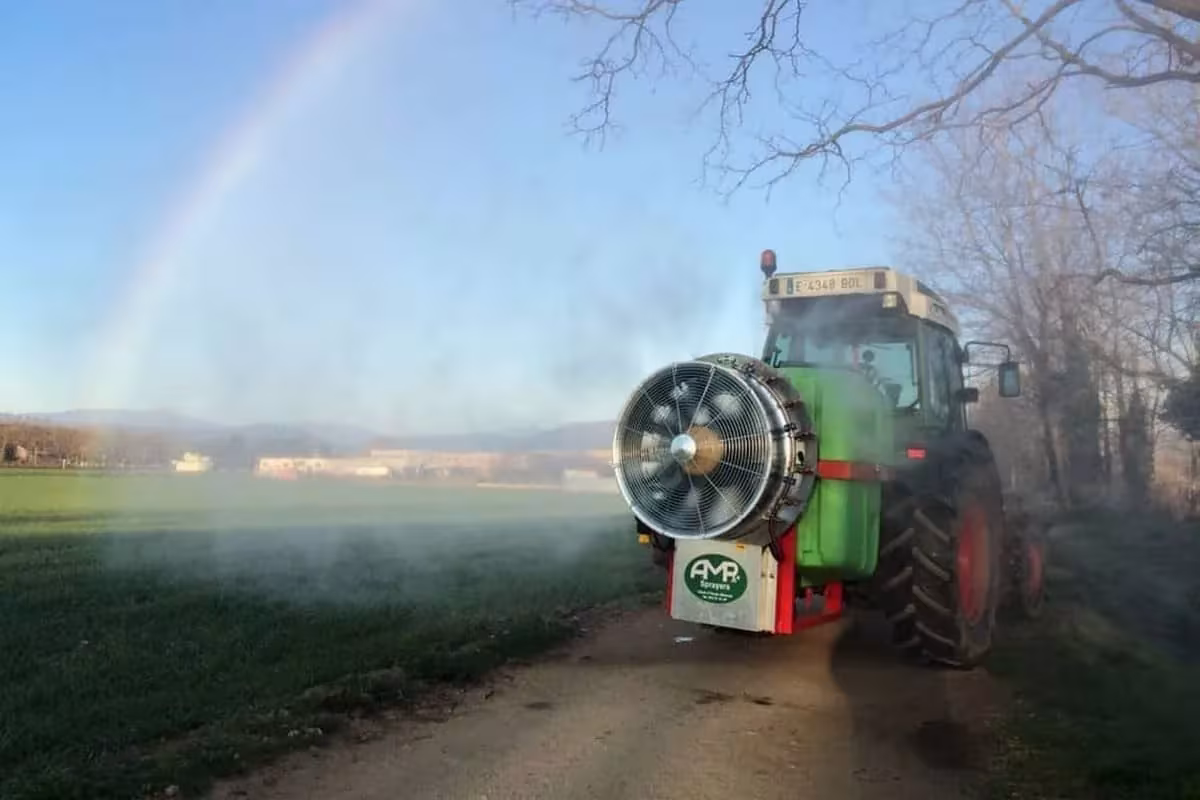 Навесные вентиляторные опрыскиватели AMP Sprayers