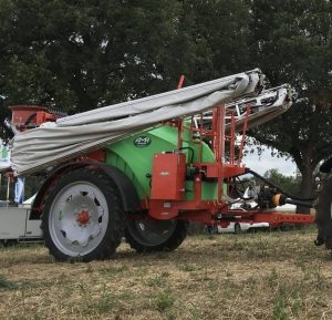 Прицепной штанговый опрыскиватель AMP Pulmatic 20/45 Прицепной штанговый опрыскиватель AMP Pulmatic 20/45