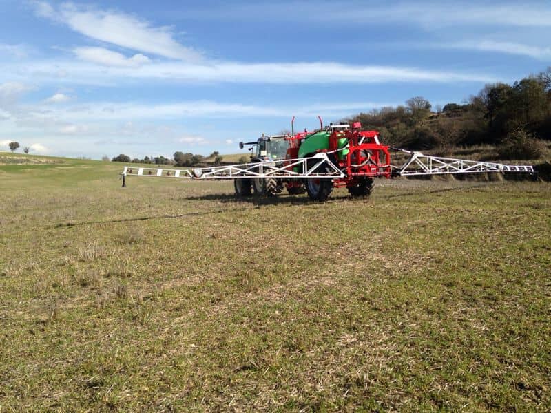 Прицепной штанговый опрыскиватель AMP Worker 25/80 Прицепной штанговый опрыскиватель AMP Worker 25/80