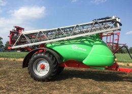 Причіпний штанговий обприскувач AMP Worker 25/80